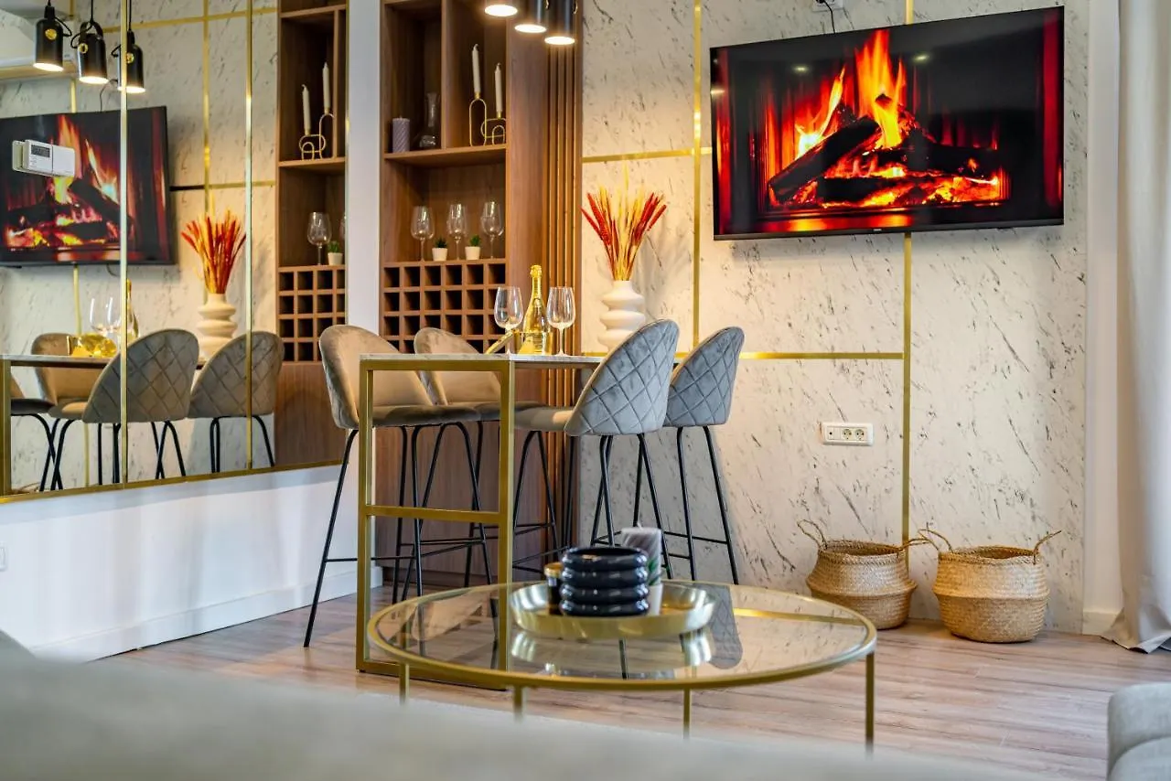 Golden View - Breathtaking Location In Bucharest Apartment