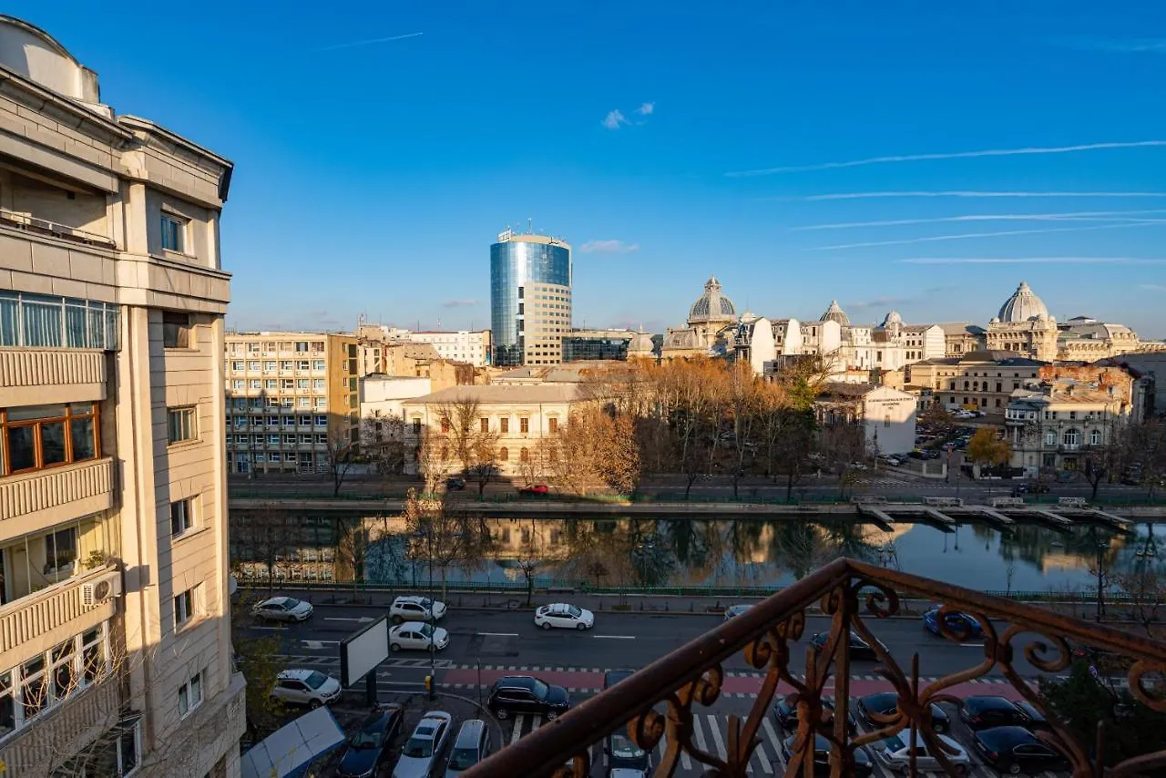Golden View - Breathtaking Location In Bucharest Apartment