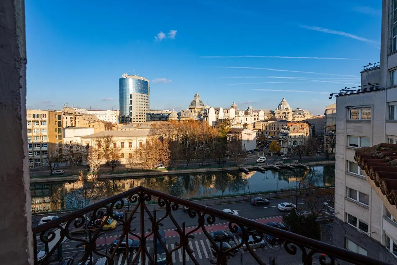 Golden View - Breathtaking Location In Bucharest Apartment