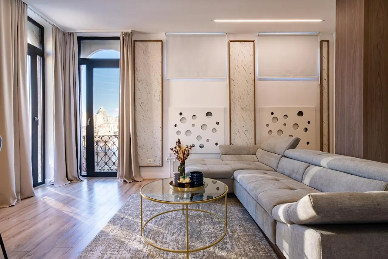 Golden View - Breathtaking Location In Bucharest Apartment
