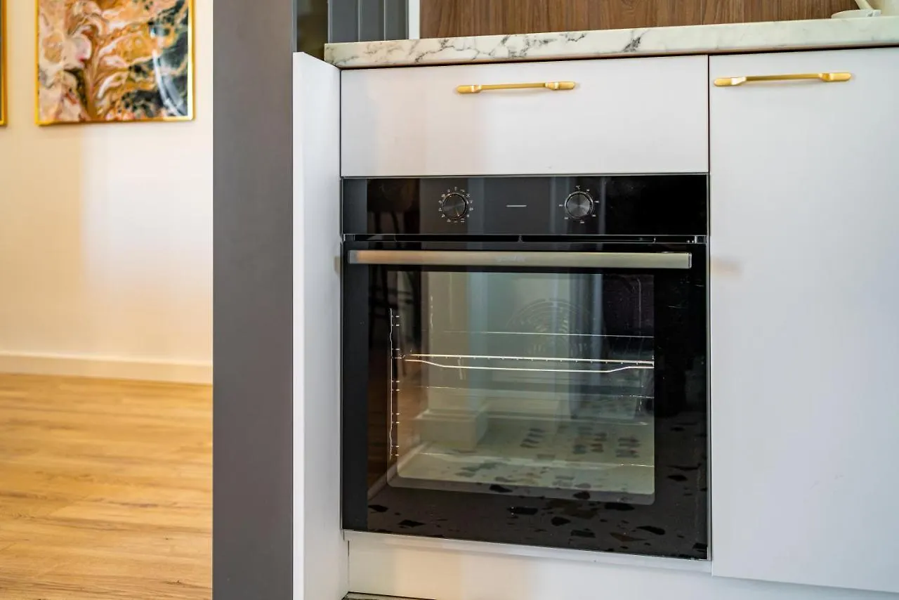 Golden View - Breathtaking Location In Bucharest Apartment 0*,