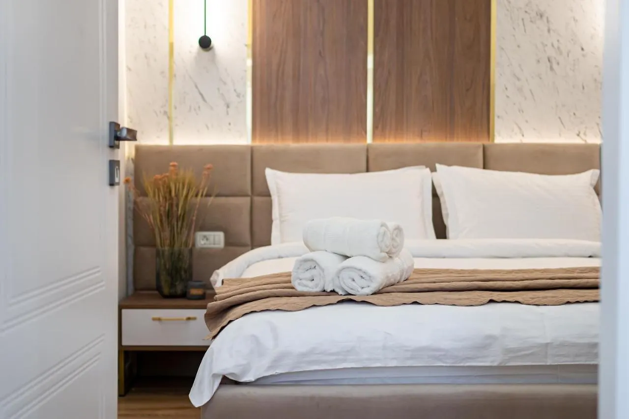 Apartment Ferienwohnung Golden View - Breathtaking Location In Bukarest