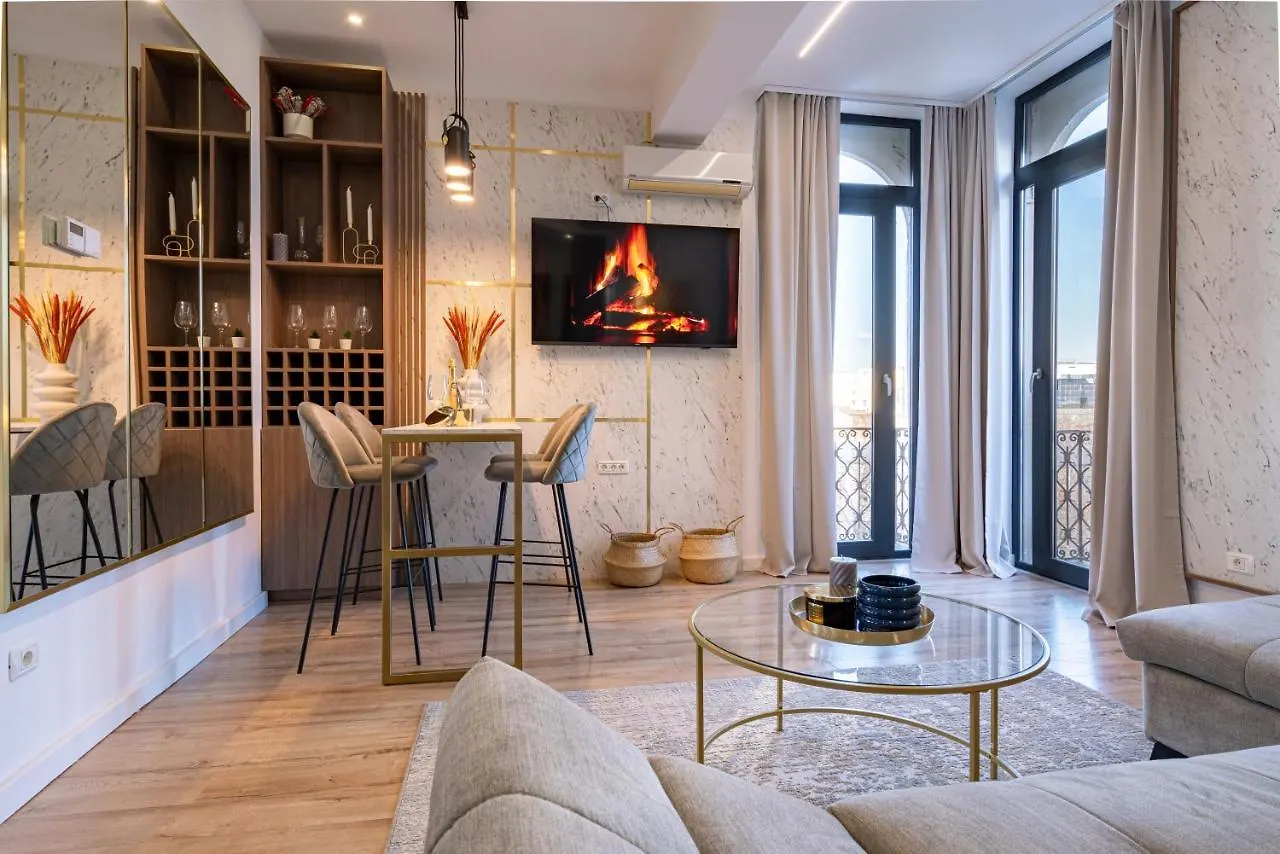 Golden View - Breathtaking Location In Bucharest Apartment