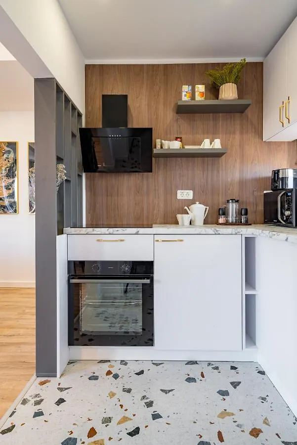 Golden View - Breathtaking Location In Bucharest Apartment