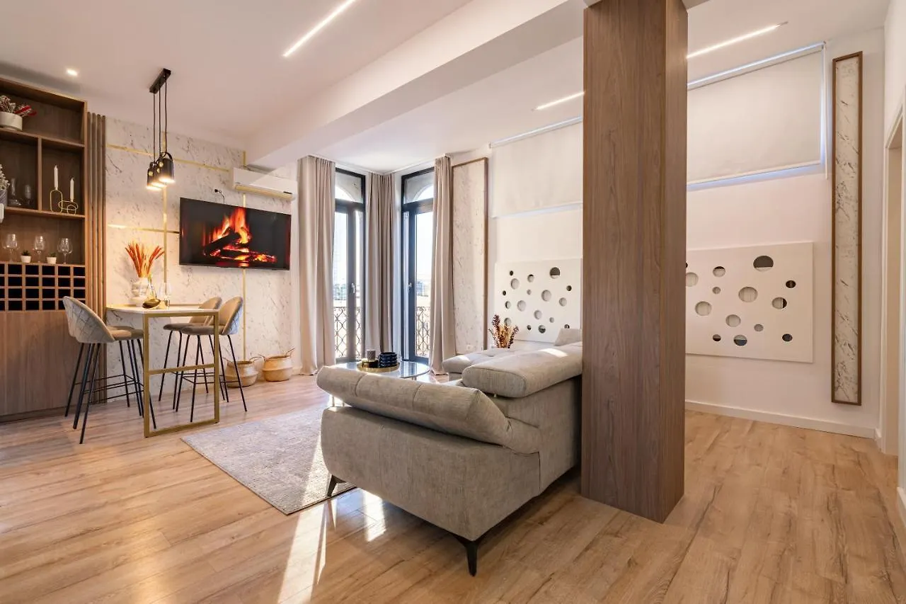 Golden View - Breathtaking Location In Bucharest Apartment